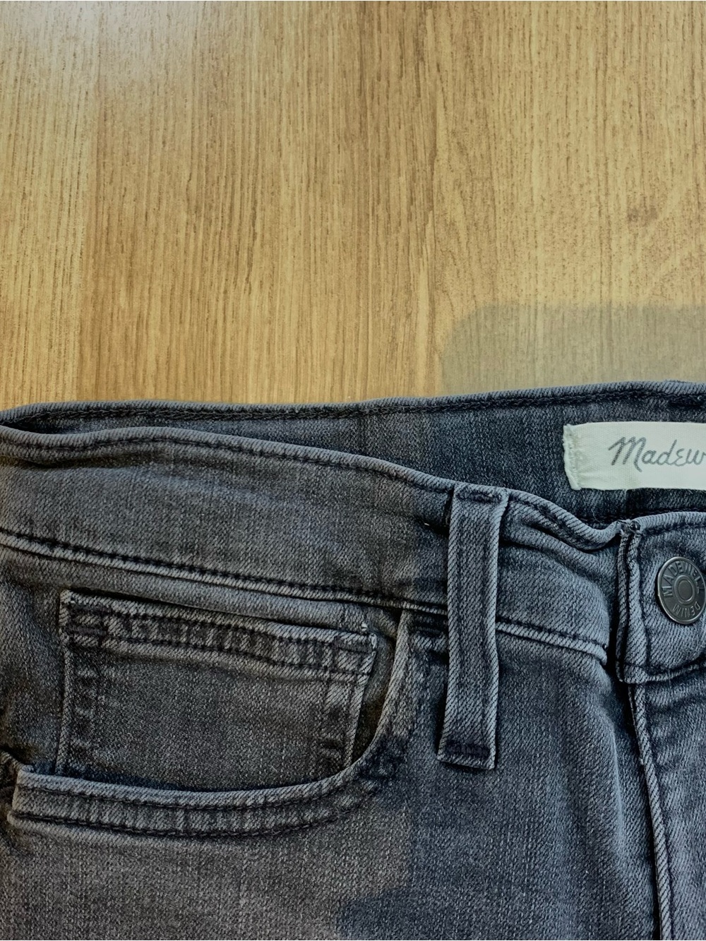 Madewell High-Rise Skinny Jeans in Washed Black Grey Raw Hem